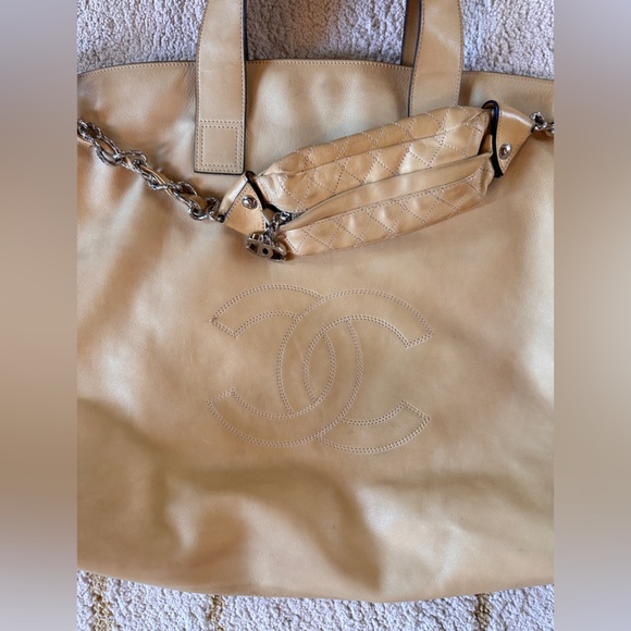 Authentic Chanel XL lambskin soft yellow Tote/Weekender bag - Picture 14 of 16